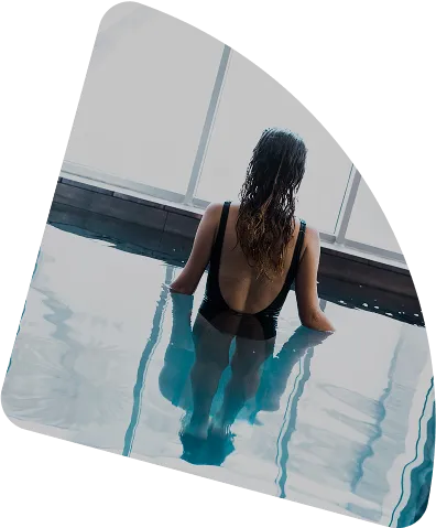 Femme piscine